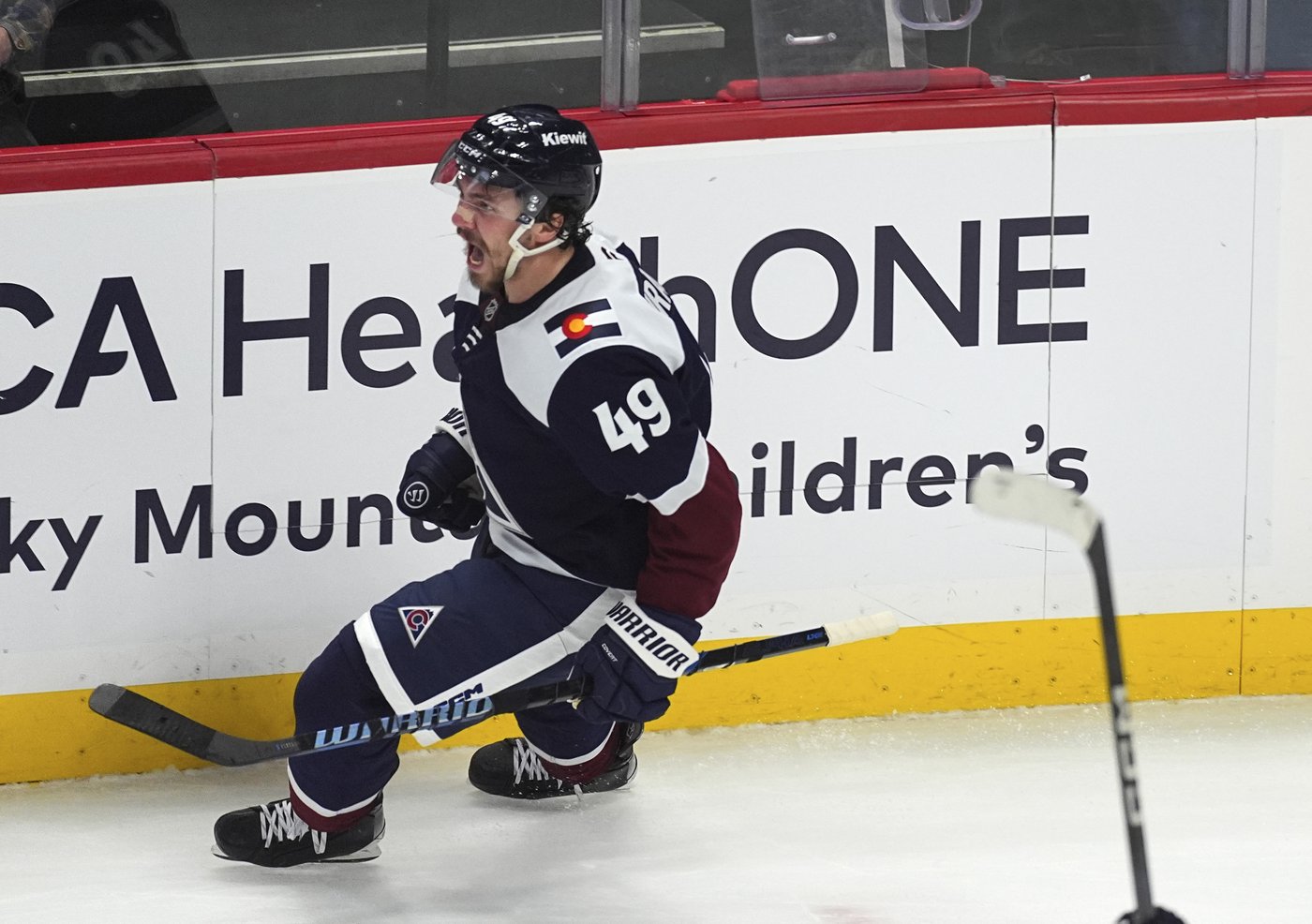 Samuel Girard steals the puck in overtime and scores on a breakaway as Avalanche beat Predators 3-2 | iNFOnews.ca