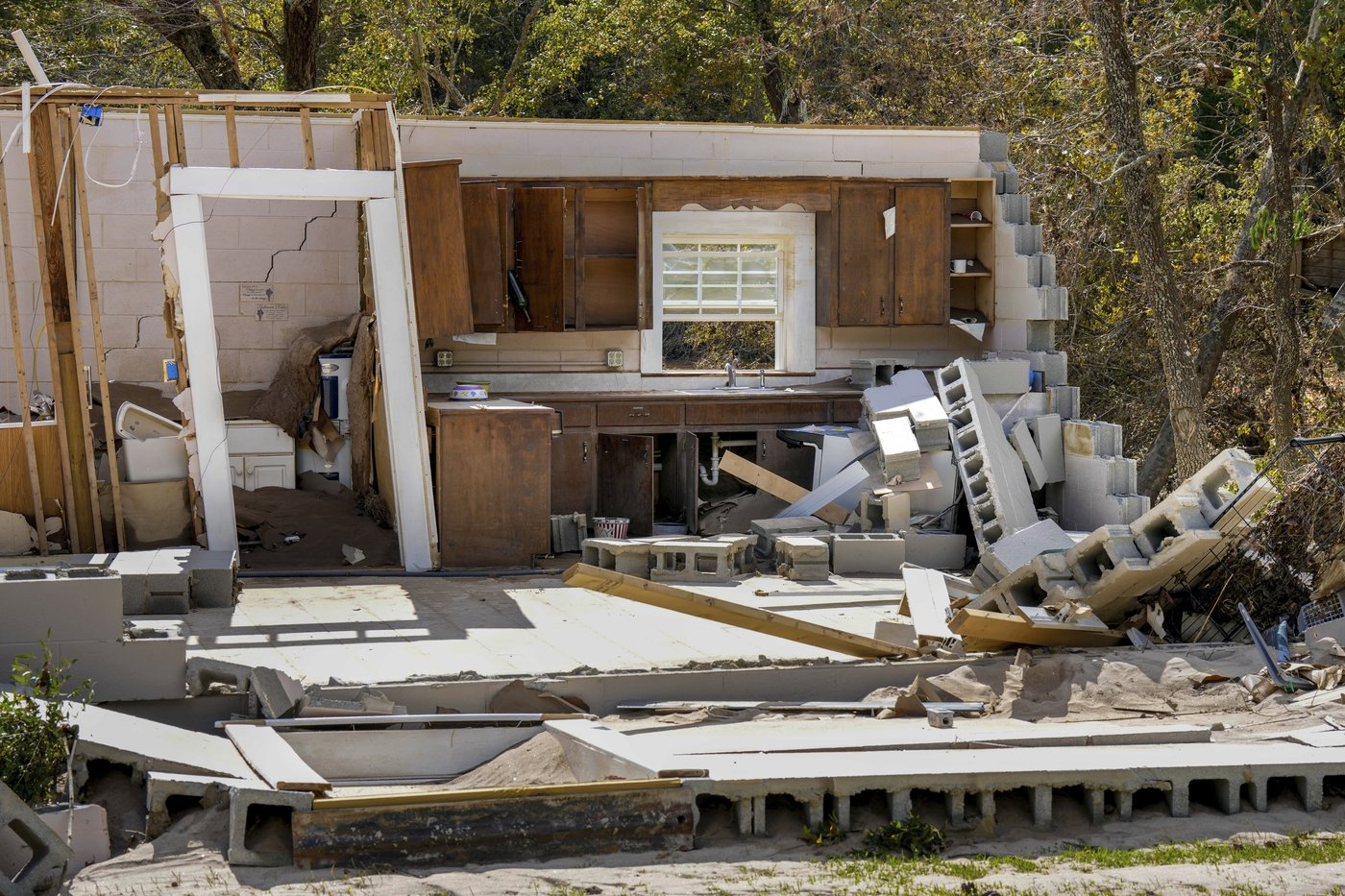 Biden estimates recovery could cost billions ahead of visit to Helene-raved Carolinas | iNFOnews.ca Biden estimates recovery could cost billions ahead of visit to Helene-raved Carolinas | iNFOnews.ca