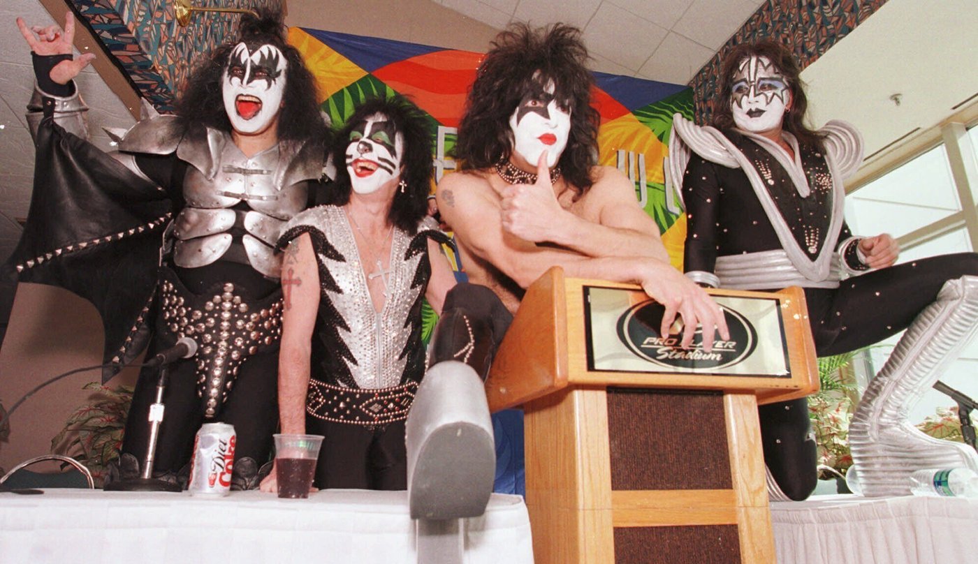 Gene Simmons, Paul Stanley, Pearl Jam mourn Kiss founding member Ace Frehley | iNFOnews.ca