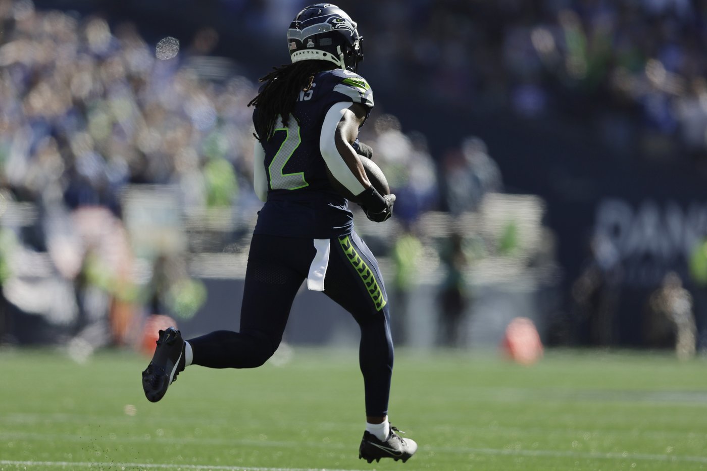 Giants use strong performance from Daniel Jones and late TD on blocked kick to beat Seahawks 29-20 | iNFOnews.ca Giants use strong performance from Daniel Jones and late TD on blocked kick to beat Seahawks 29-20 | iNFOnews.ca