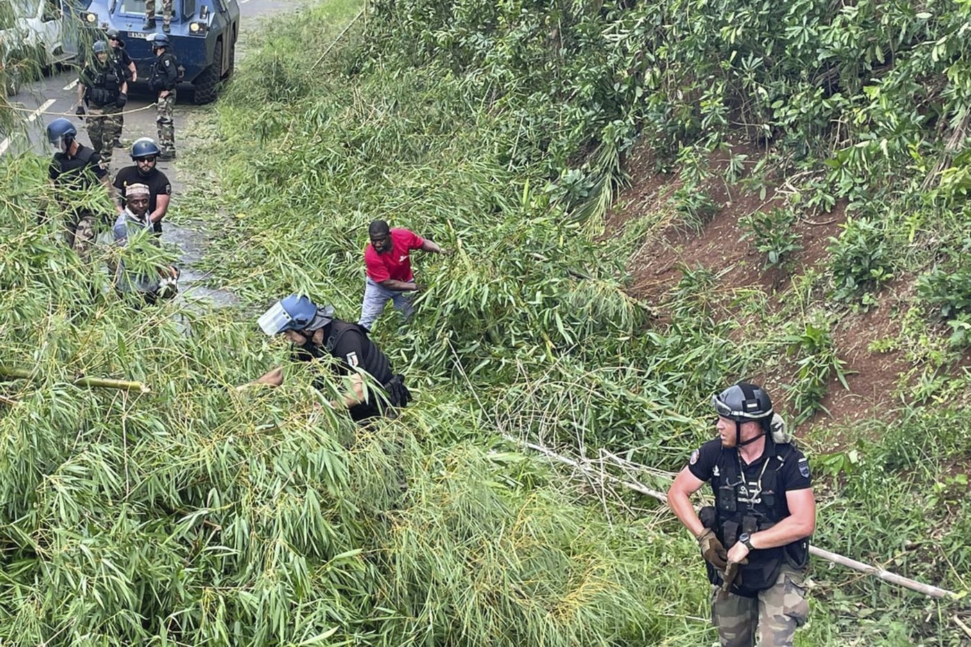 France rushes aid to Mayotte after Cyclone Chido leaves hundreds feared dead | iNFOnews.ca France rushes aid to Mayotte after Cyclone Chido leaves hundreds feared dead | iNFOnews.ca