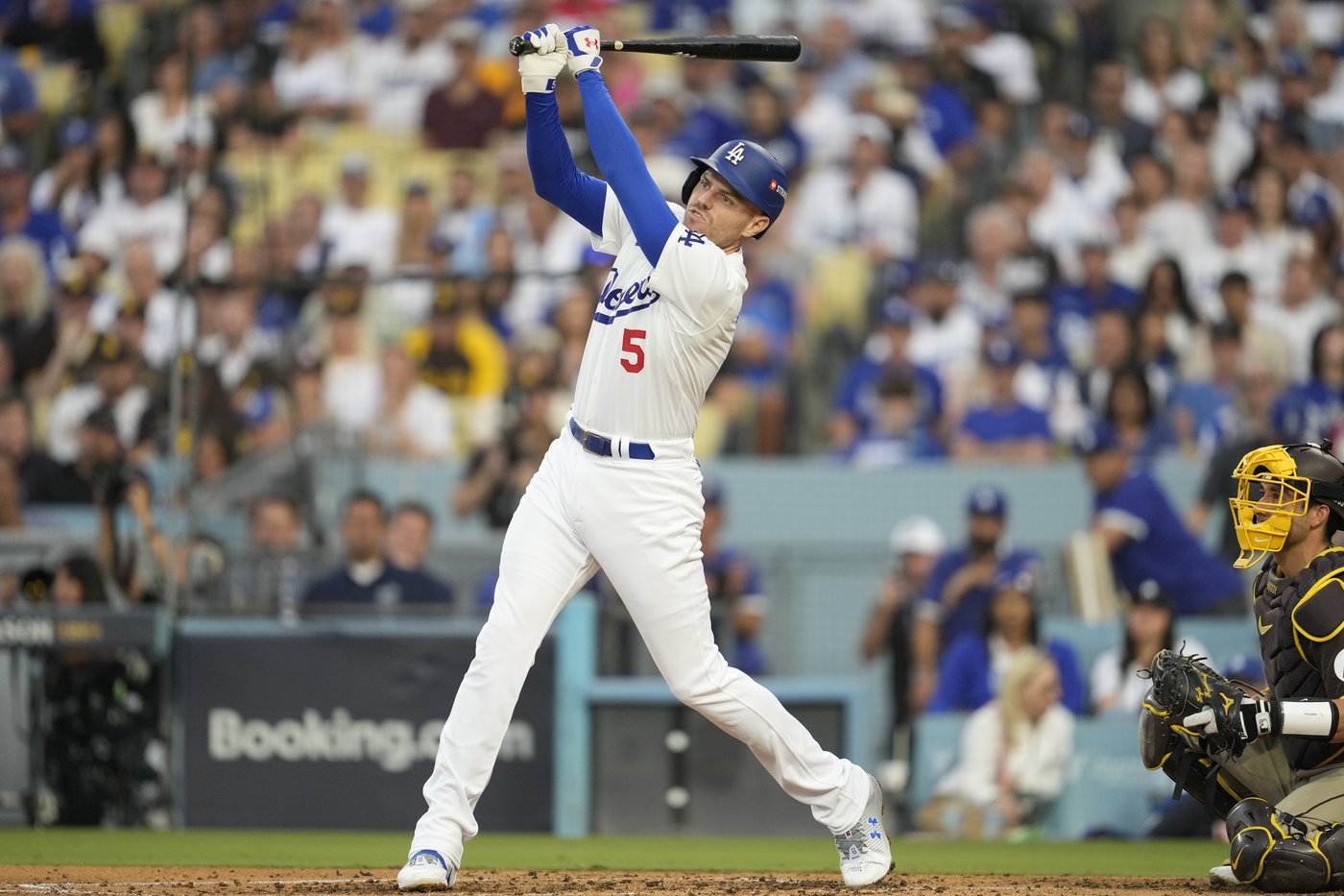 All-Star 1B Freddie Freeman out of Dodgers' lineup for Game 4 of NLCS against Mets | iNFOnews.ca