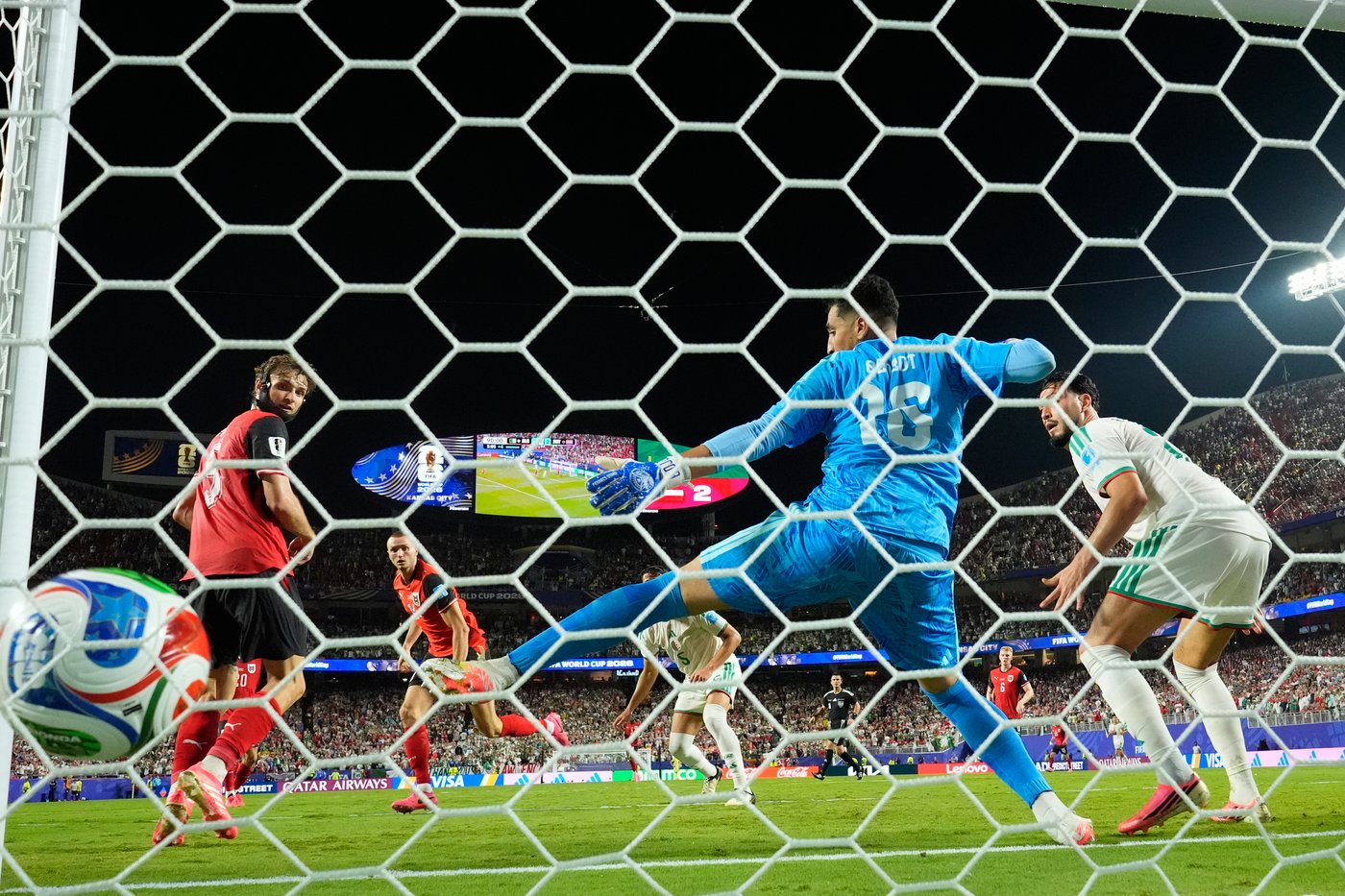 Final day of group play at the World Cup sets the field for the round of 32, in photos | iNFOnews.ca