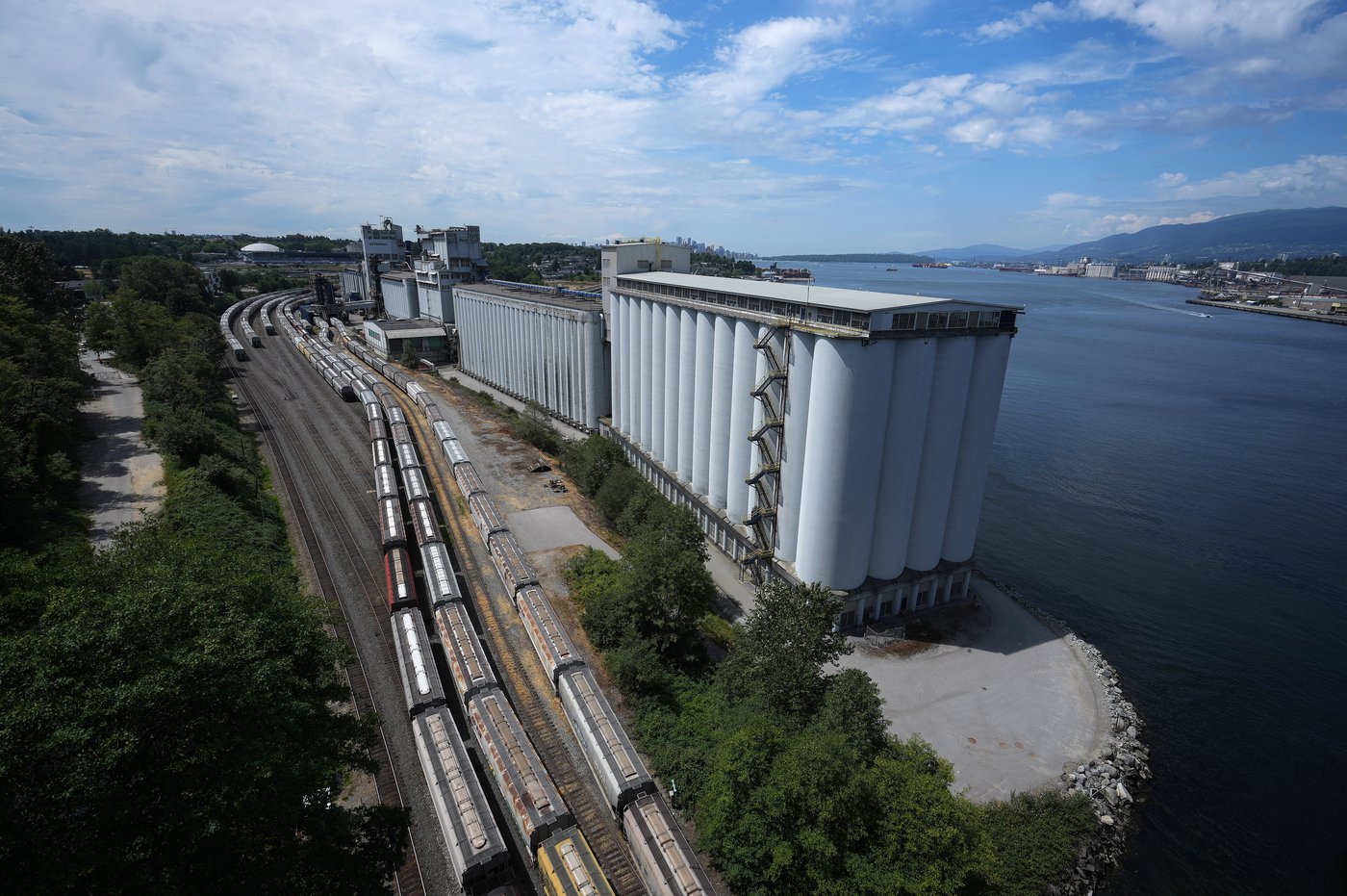 Tentative deal reached in Metro Vancouver grain strike, federal minister says | iNFOnews.ca Tentative deal reached in Metro Vancouver grain strike, federal minister says | iNFOnews.ca