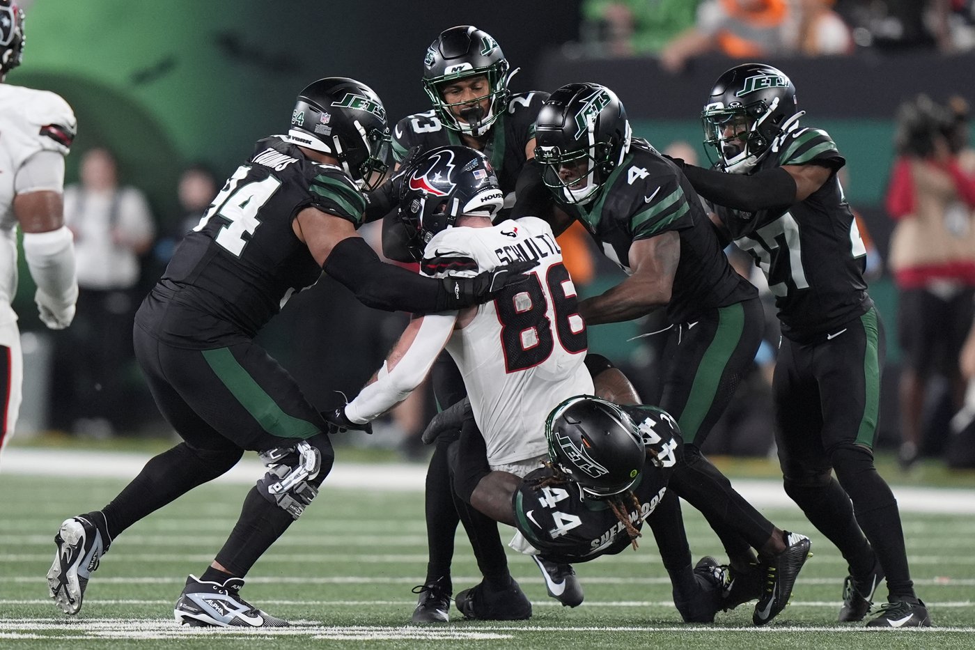 Garrett Wilson makes eye-popping TD catch, Jets beat Texans 21-13 to snap 5-game skid | iNFOnews.ca Garrett Wilson makes eye-popping TD catch, Jets beat Texans 21-13 to snap 5-game skid | iNFOnews.ca