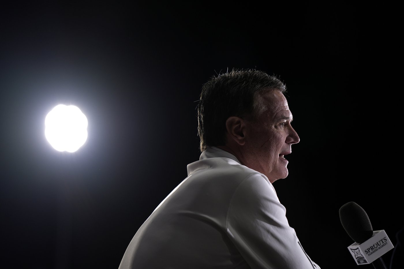 Kansas coach Bill Self reaches 800 wins. His big goal this season is a 3rd national title | iNFOnews.ca