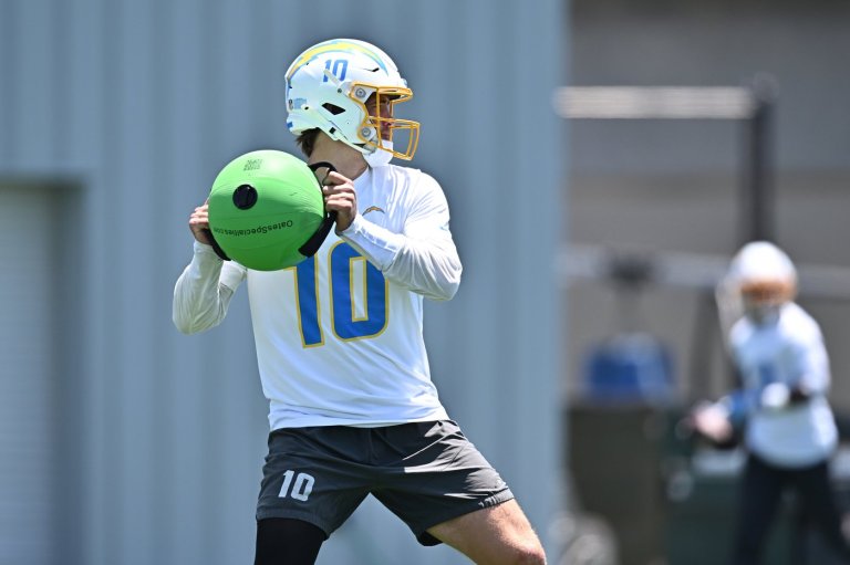 Chargers' Justin Herbert adjusting footwork during offseason program | iNFOnews.ca
