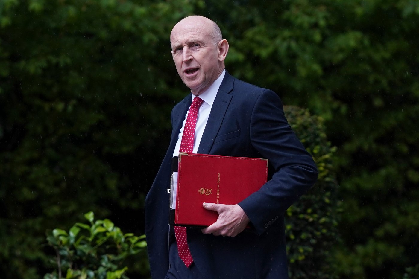 UK defense secretary quits, says government isn't willing to spend enough on military | iNFOnews.ca