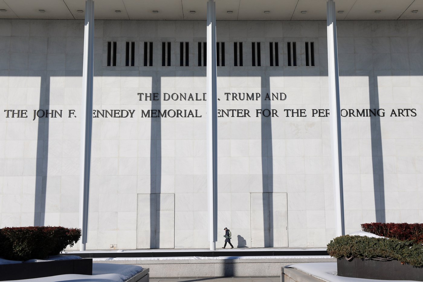 Democratic lawmaker asks judge to take Trump's name off Kennedy Center | iNFOnews.ca