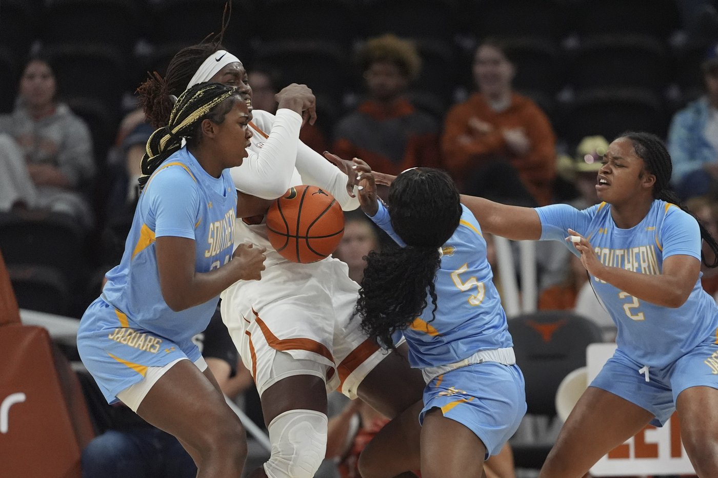 Taylor Jones scores 19 to lead No. 6 Texas to a 97-39 win over Southern | iNFOnews.ca Taylor Jones scores 19 to lead No. 6 Texas to a 97-39 win over Southern | iNFOnews.ca