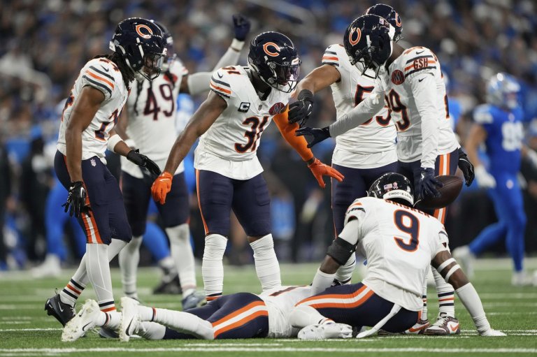 Bears evaluating Jaylon Johnson after cornerback left loss to Lions with groin injury | iNFOnews.ca