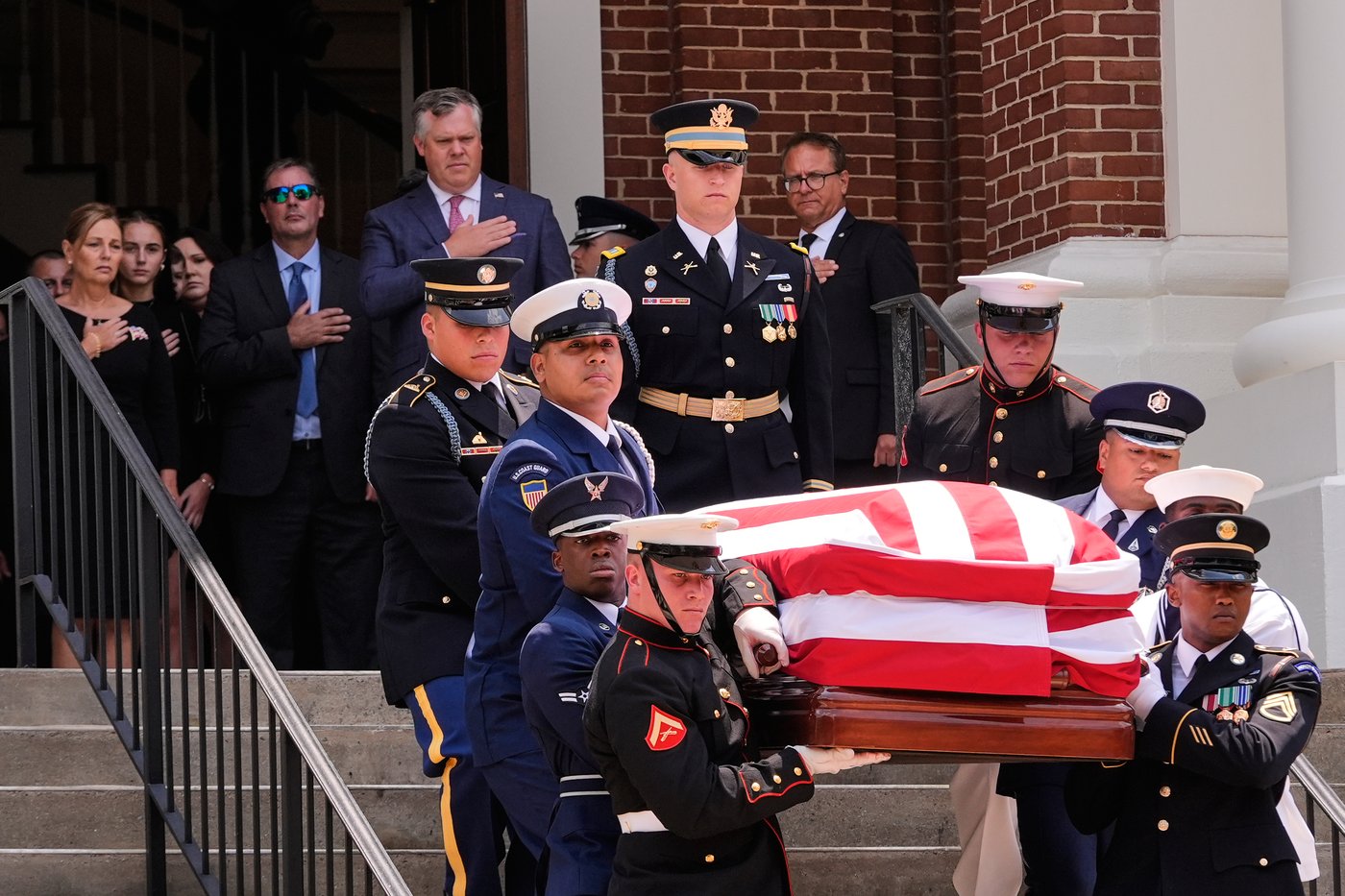 Lindsey Graham returns home one last time for his funeral in South Carolina | iNFOnews.ca