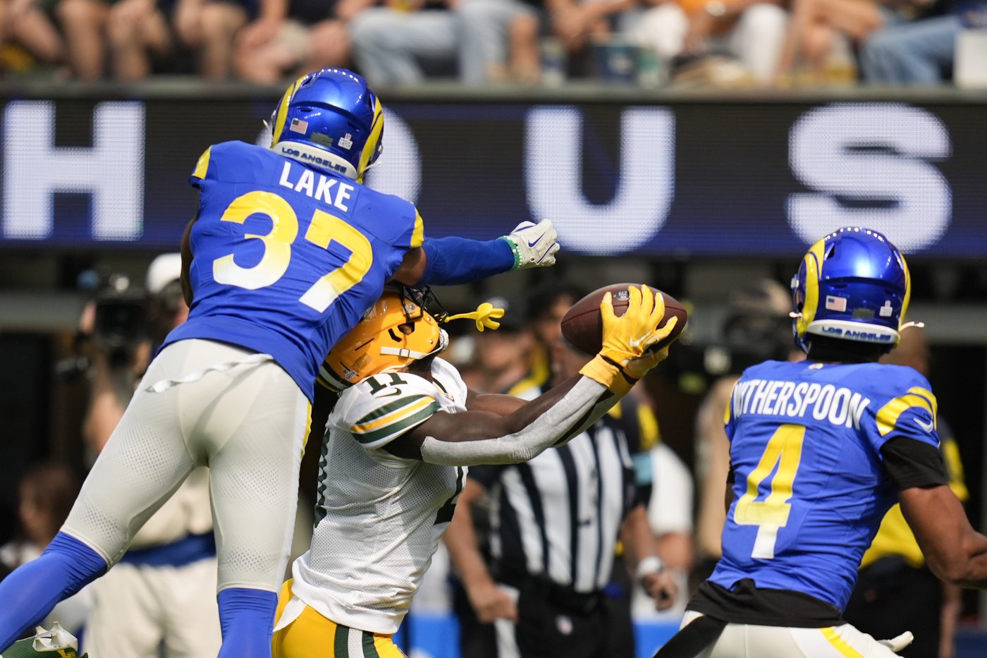 Jordan Love throws a pair of TD passes in the second half to rally Packers past Rams 24-19 | iNFOnews.ca Jordan Love throws a pair of TD passes in the second half to rally Packers past Rams 24-19 | iNFOnews.ca