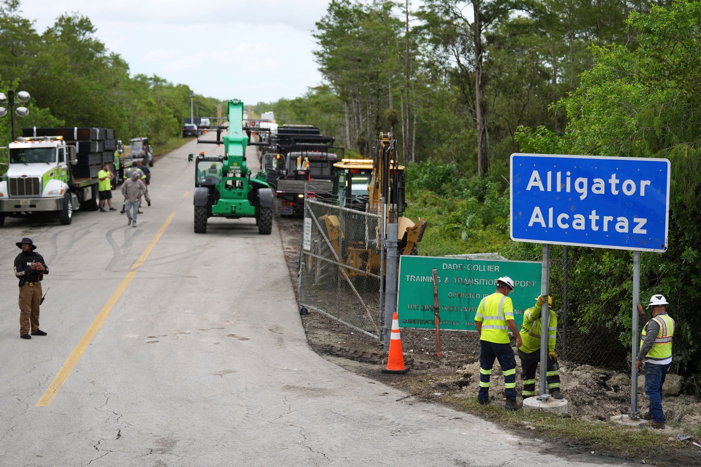 Judge pushes for resolution in lawsuit over legal access at 'Alligator Alcatraz' | iNFOnews.ca
