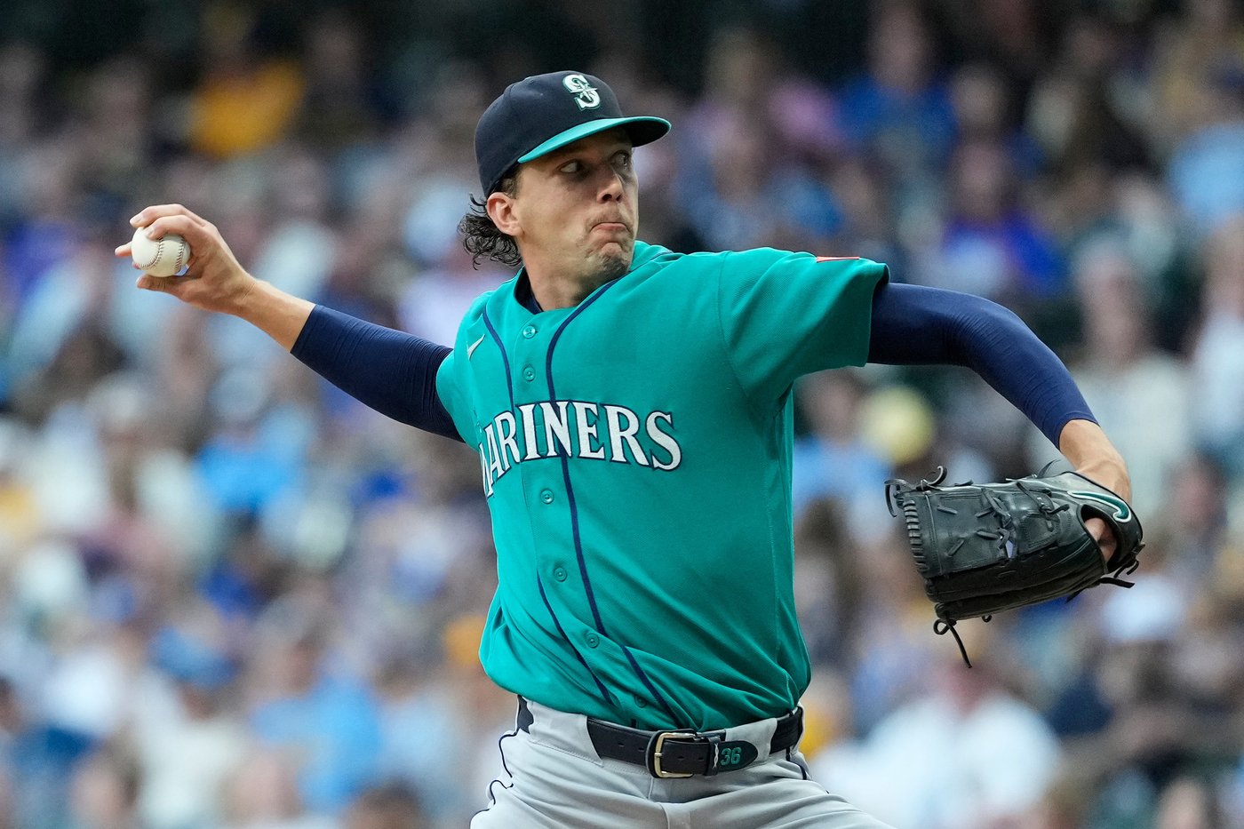 Mariners bounce back from humiliating loss, pound Dustin May early to beat Brewers 7-5 | iNFOnews.ca