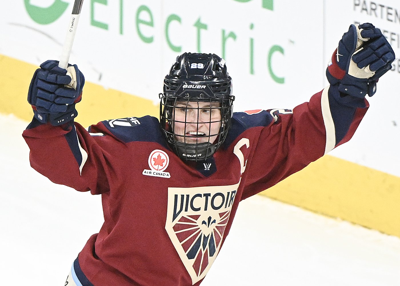 Poulin ready for Olympics following Victoire's 3-0 win over Sceptres | iNFOnews.ca Poulin ready for Olympics following Victoire's 3-0 win over Sceptres | iNFOnews.ca