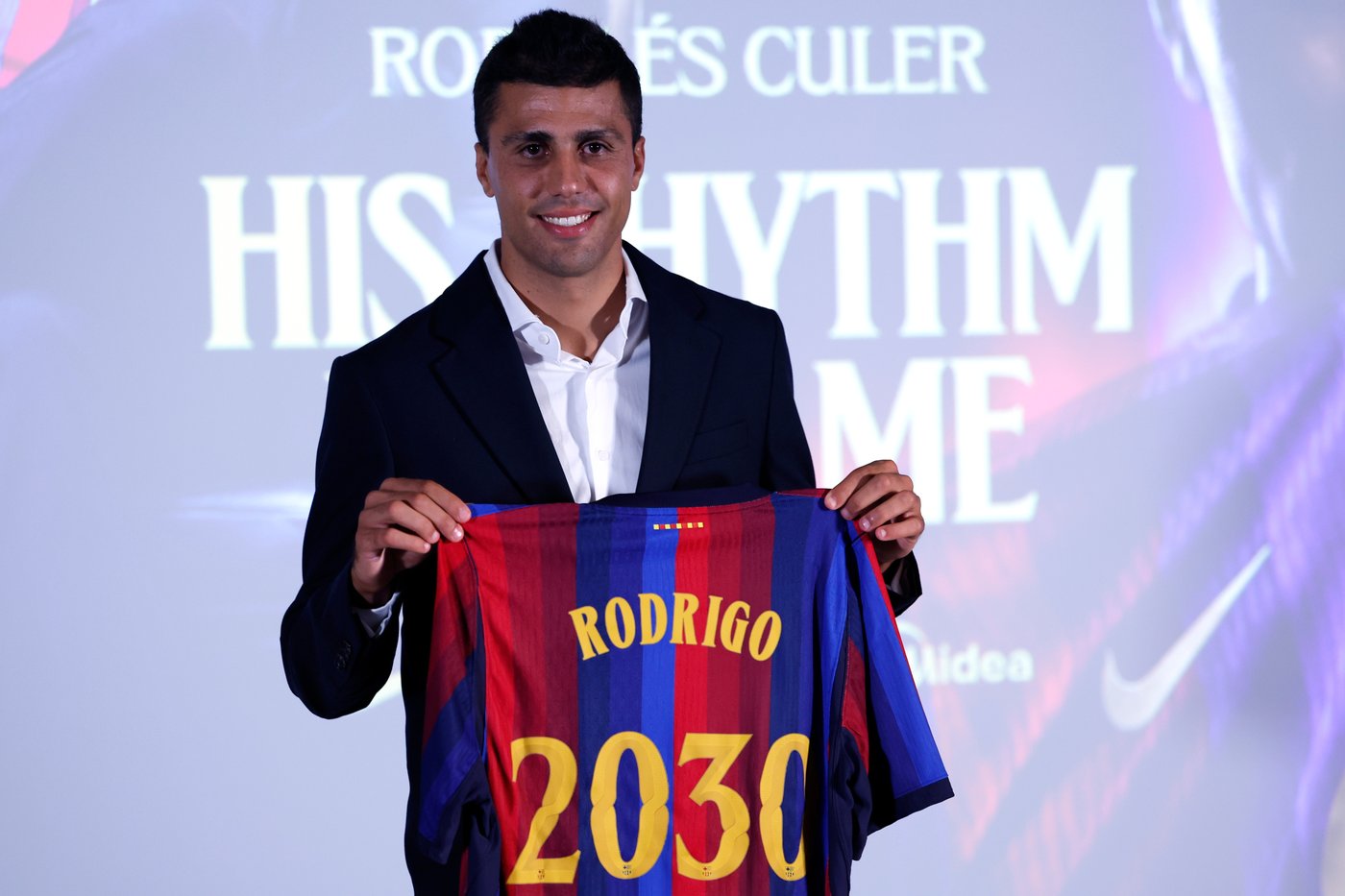 Rodri arrives hailing Barcelona's soccer values after a 'tough decision' to leave Man City | iNFOnews.ca