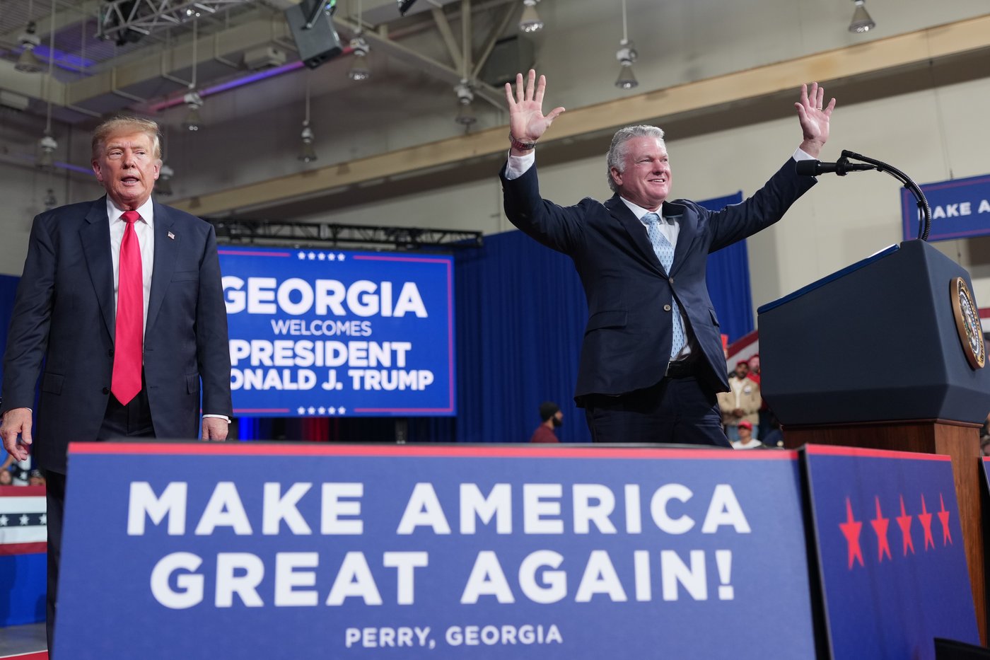 Vote Republican, or else: How Trump is dangling government help on the campaign trail | iNFOnews.ca