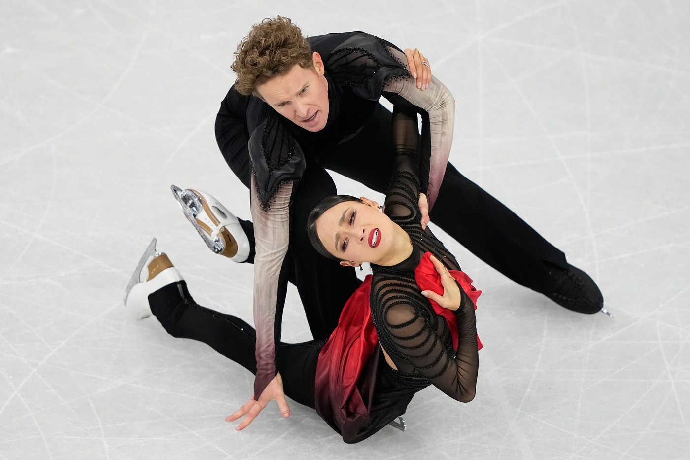 2-time Olympic champs Chock and Bates withdraw from ice dance worlds after Milan Cortina Olympics | iNFOnews.ca