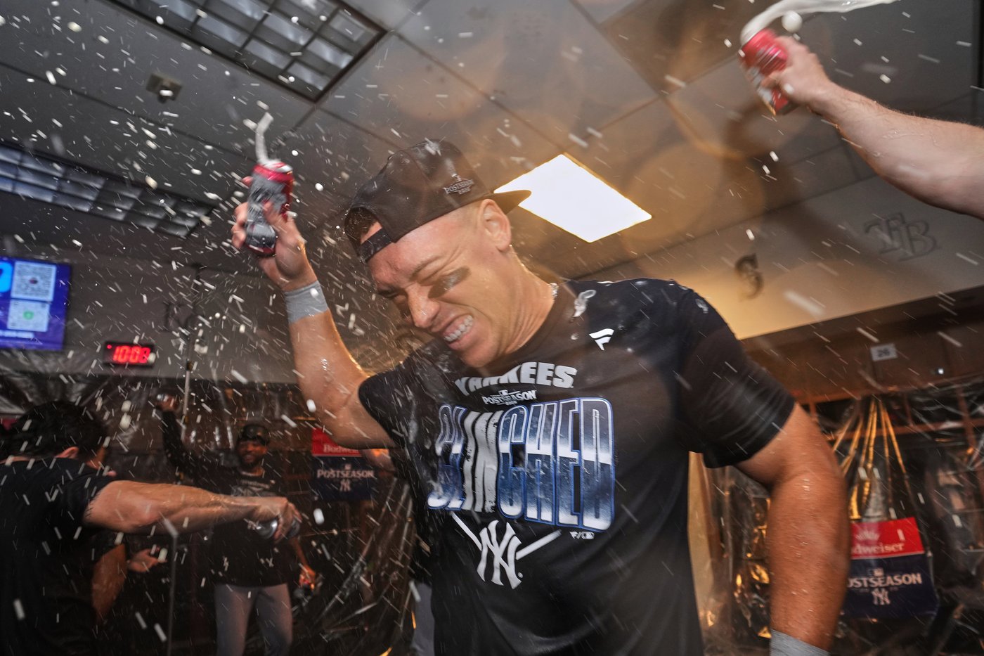 Yankees pull Aaron Judge for a pinch hitter in the 6th against Twins because of lower leg tightness | iNFOnews.ca