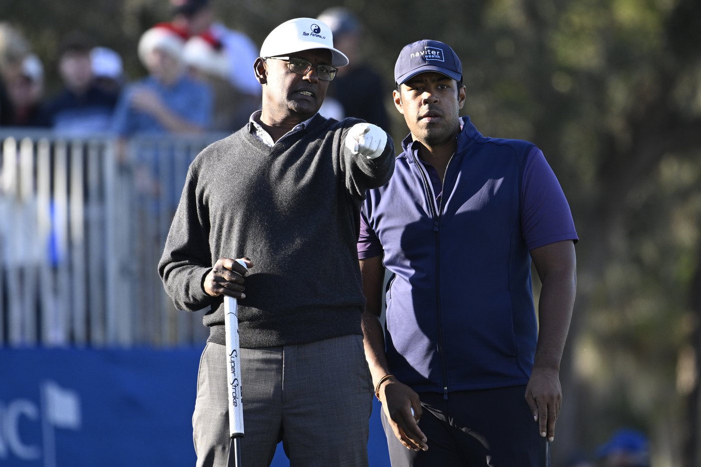Tiger Woods and son Charlie share the lead at PNC Championship in Orlando | iNFOnews.ca