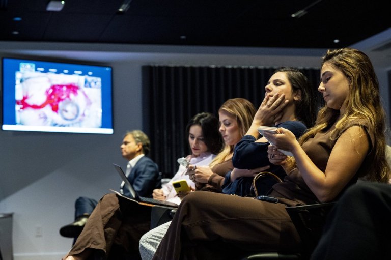 Montreal hospital livestreams surgeries for educational purposes | iNFOnews.ca