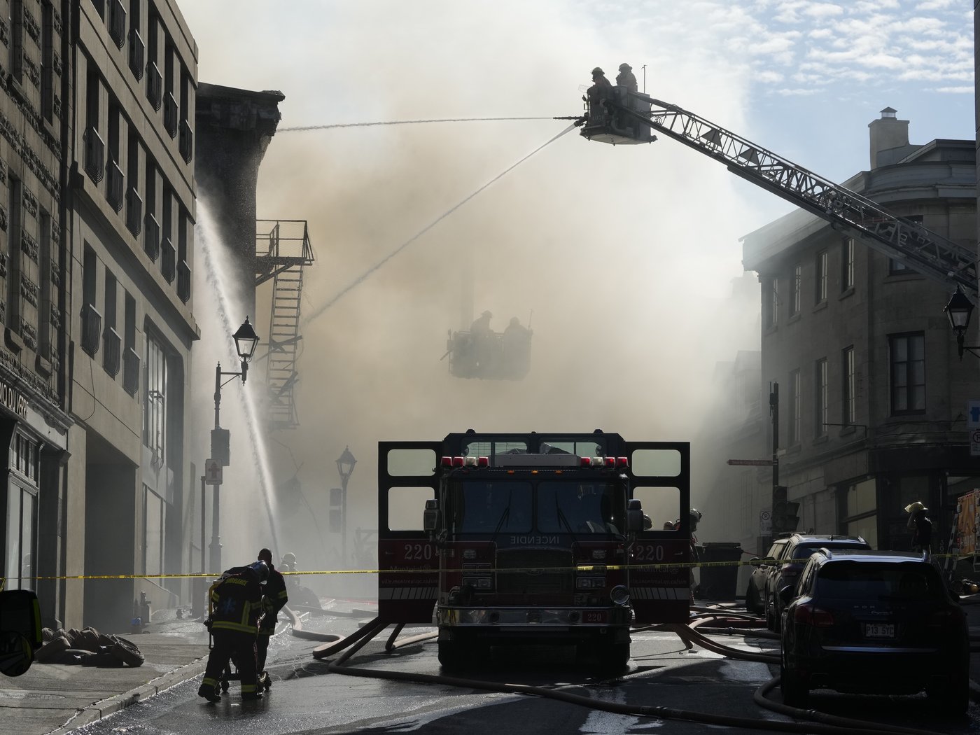At least two dead in Old Montreal building fire, arson suspected | iNFOnews.ca