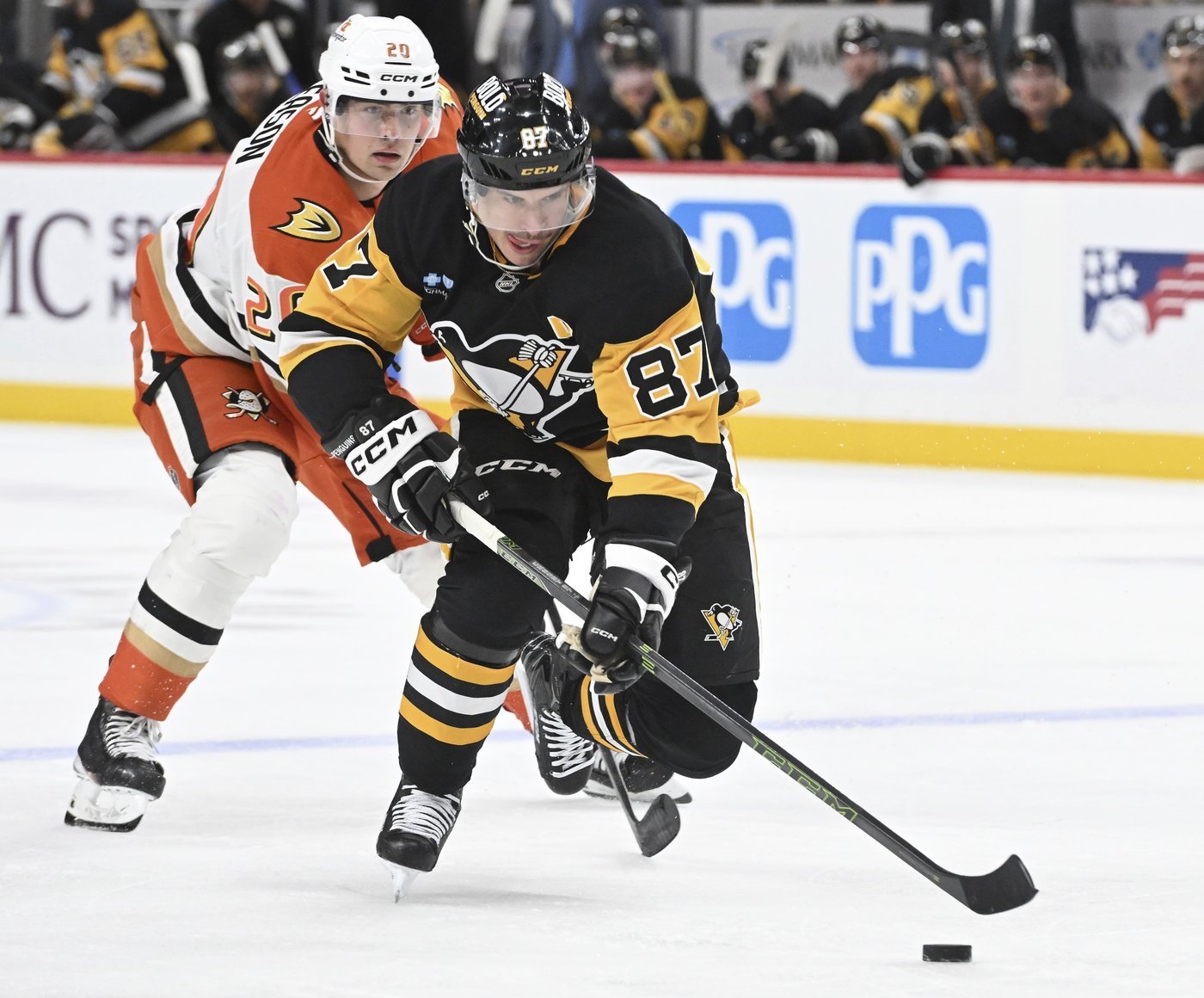 Sidney Crosby scores twice as Penguins edge Ducks 2-1 in overtime to end 6-game losing streak | iNFOnews.ca Sidney Crosby scores twice as Penguins edge Ducks 2-1 in overtime to end 6-game losing streak | iNFOnews.ca