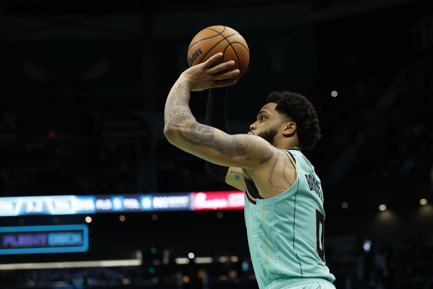 Miles Bridges' 3-pointer with 1.4 seconds left lifts Hornets past Spurs 117-116 to snap 6-game skid | iNFOnews.ca Miles Bridges' 3-pointer with 1.4 seconds left lifts Hornets past Spurs 117-116 to snap 6-game skid | iNFOnews.ca