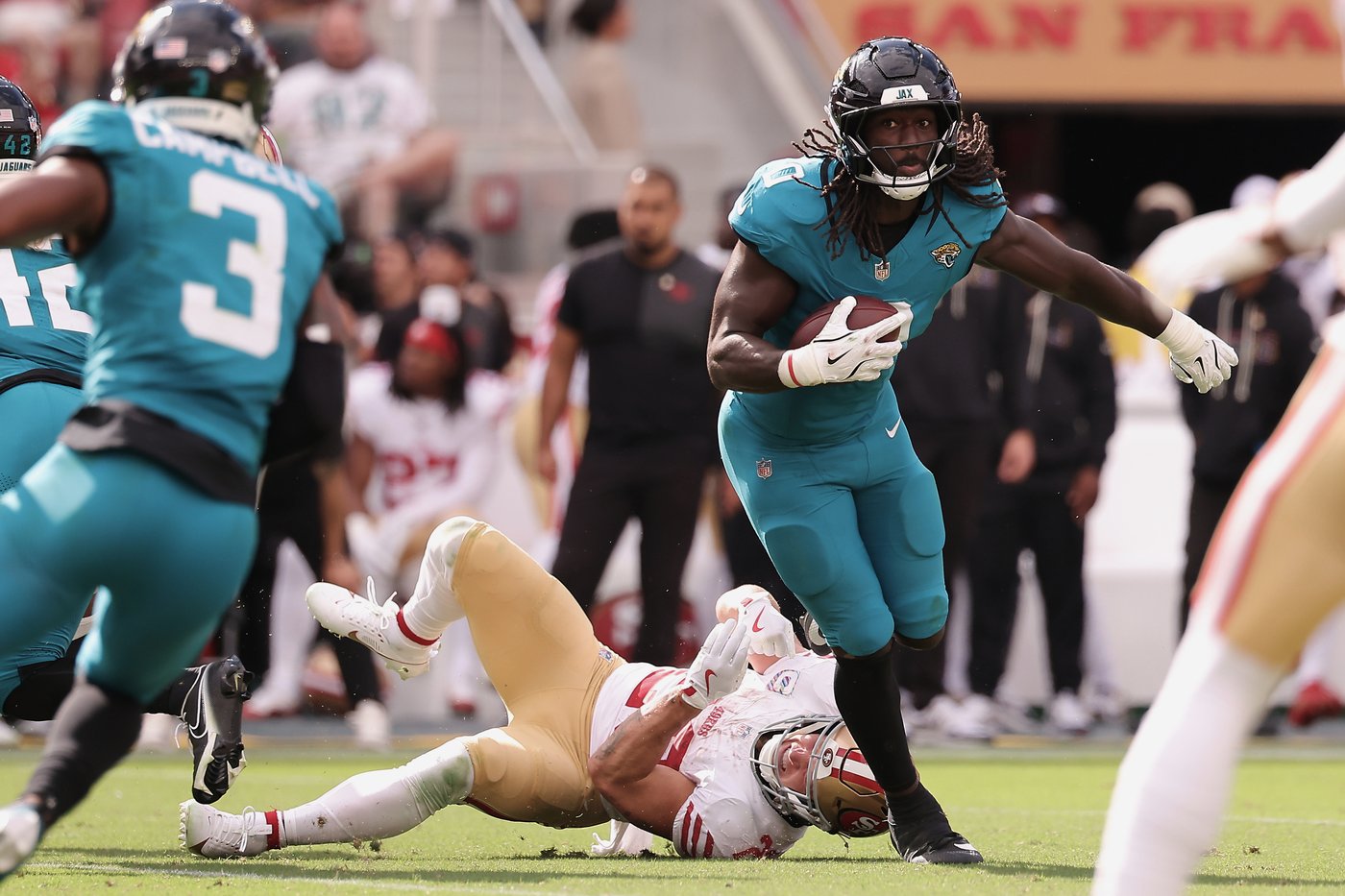 Linebacker Devin Lloyd is a defensive catalyst for the Jaguars' surprising start to the season | iNFOnews.ca Linebacker Devin Lloyd is a defensive catalyst for the Jaguars' surprising start to the season | iNFOnews.ca