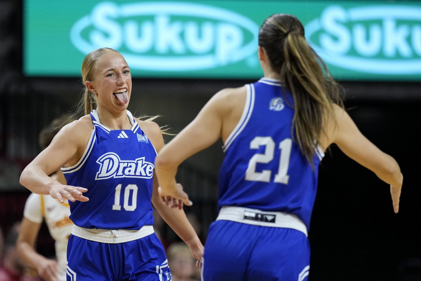 Audi Crooks' winning shot leads No. 8 Iowa State to 80-78 win over Drake | iNFOnews.ca Audi Crooks' winning shot leads No. 8 Iowa State to 80-78 win over Drake | iNFOnews.ca