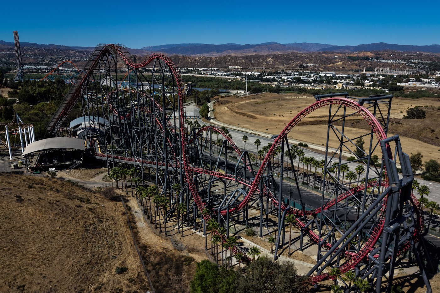New lawsuits allege Six Flags Magic Mountain's X2 roller coaster caused traumatic brain injuries | iNFOnews.ca