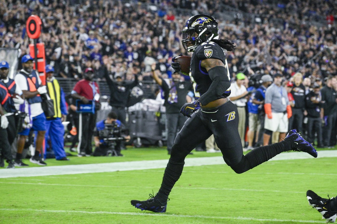 Derrick Henry is rolling and the Ravens' running identity is back in a big way | iNFOnews.ca Derrick Henry is rolling and the Ravens' running identity is back in a big way | iNFOnews.ca