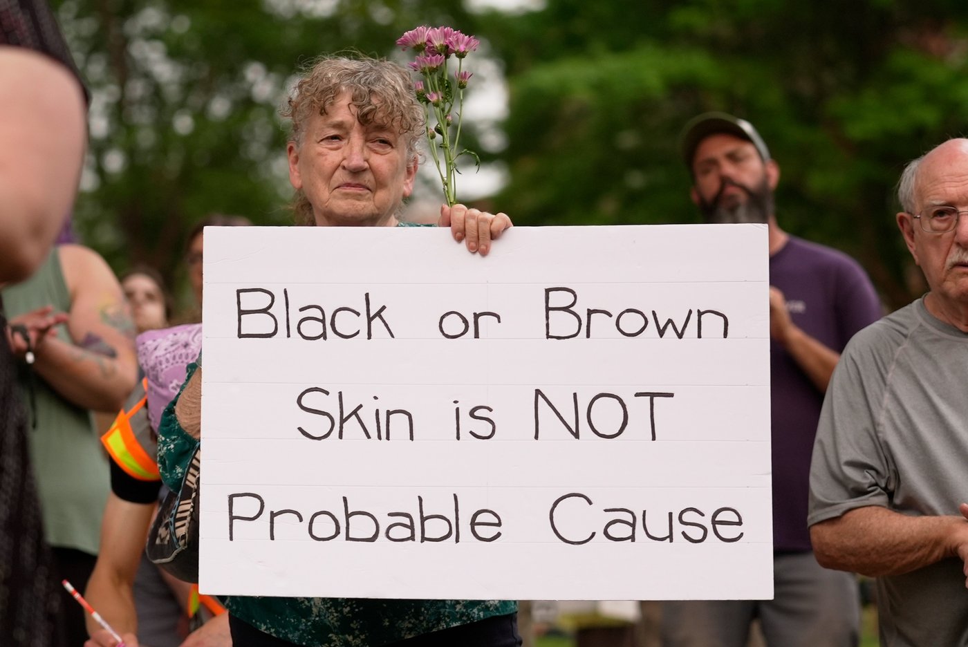 Maine protests after ICE fatally shoots a motorist, in photos | iNFOnews.ca