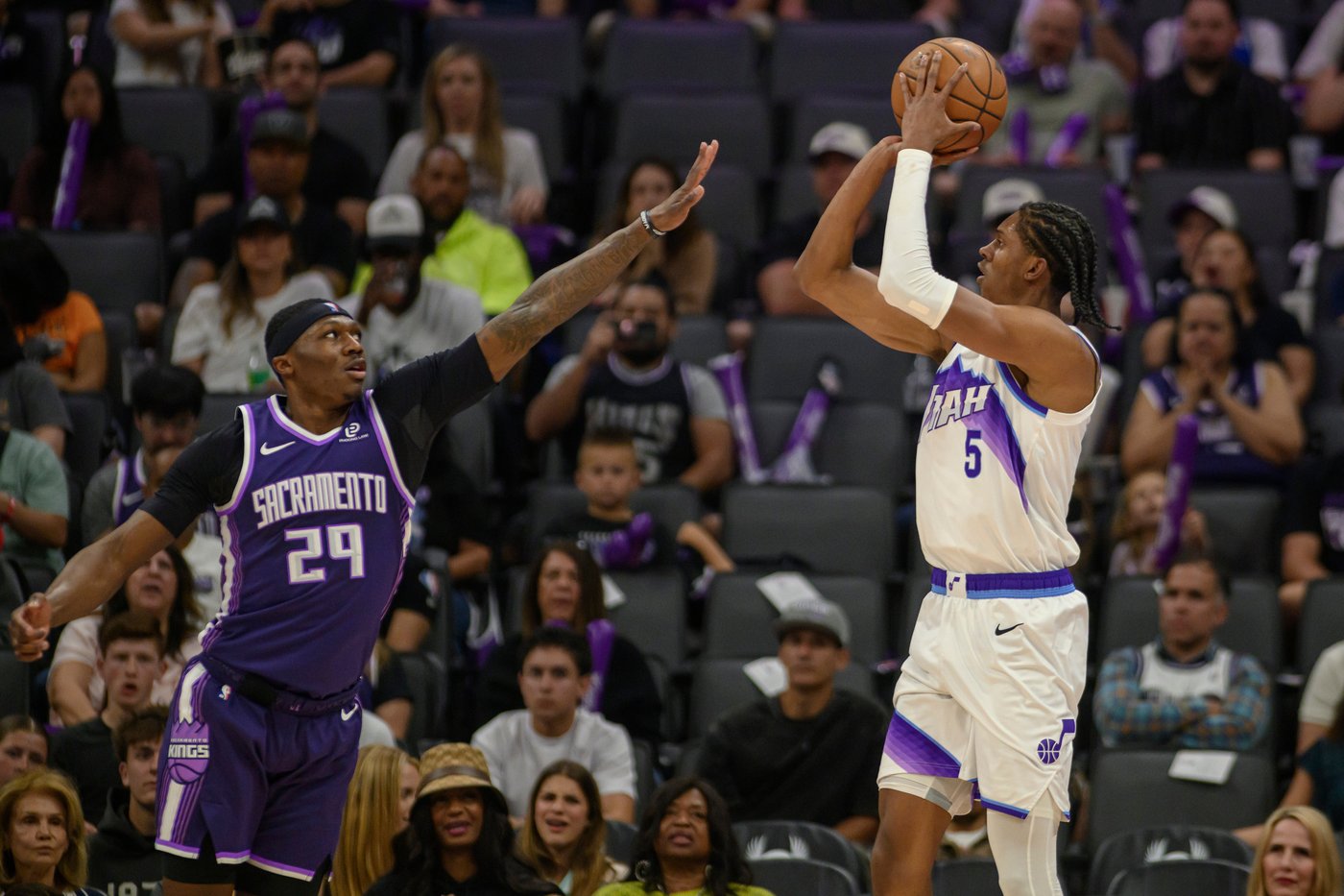 DeMar DeRozan scores season-high 41 points as Kings beat Jazz 116-111 | iNFOnews.ca