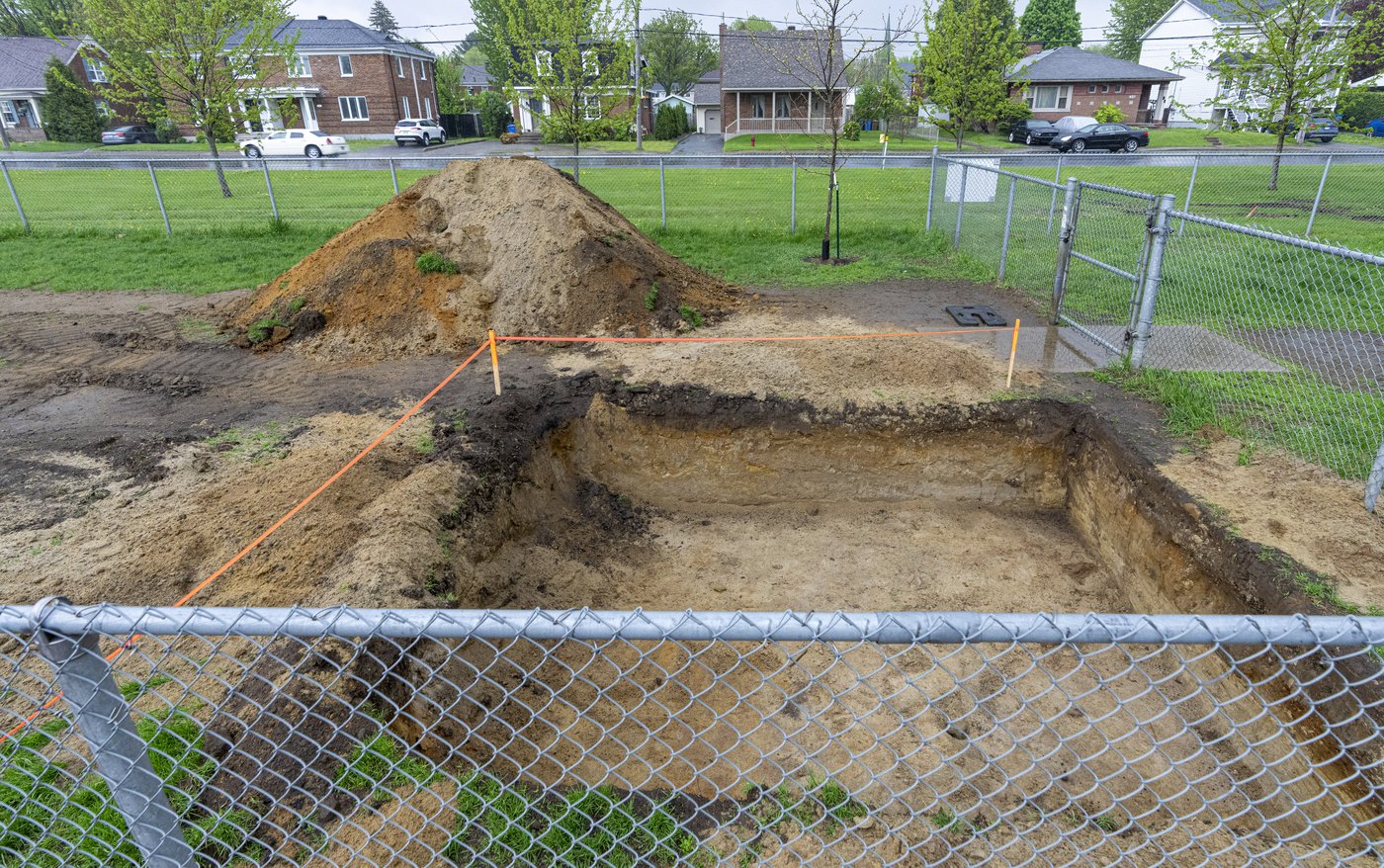 Archeologists find prehistoric artifacts at future skating rink site near Montreal | iNFOnews.ca