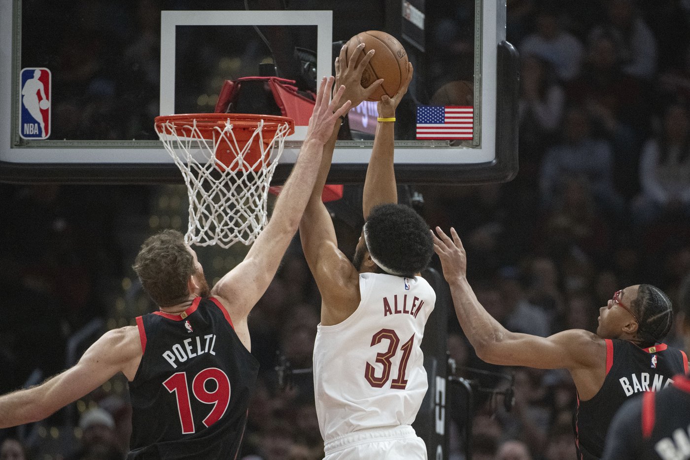 Mitchell's 26 points help Cavs improve to 17-1, stay perfect at home with 122-108 win over Raptors | iNFOnews.ca
