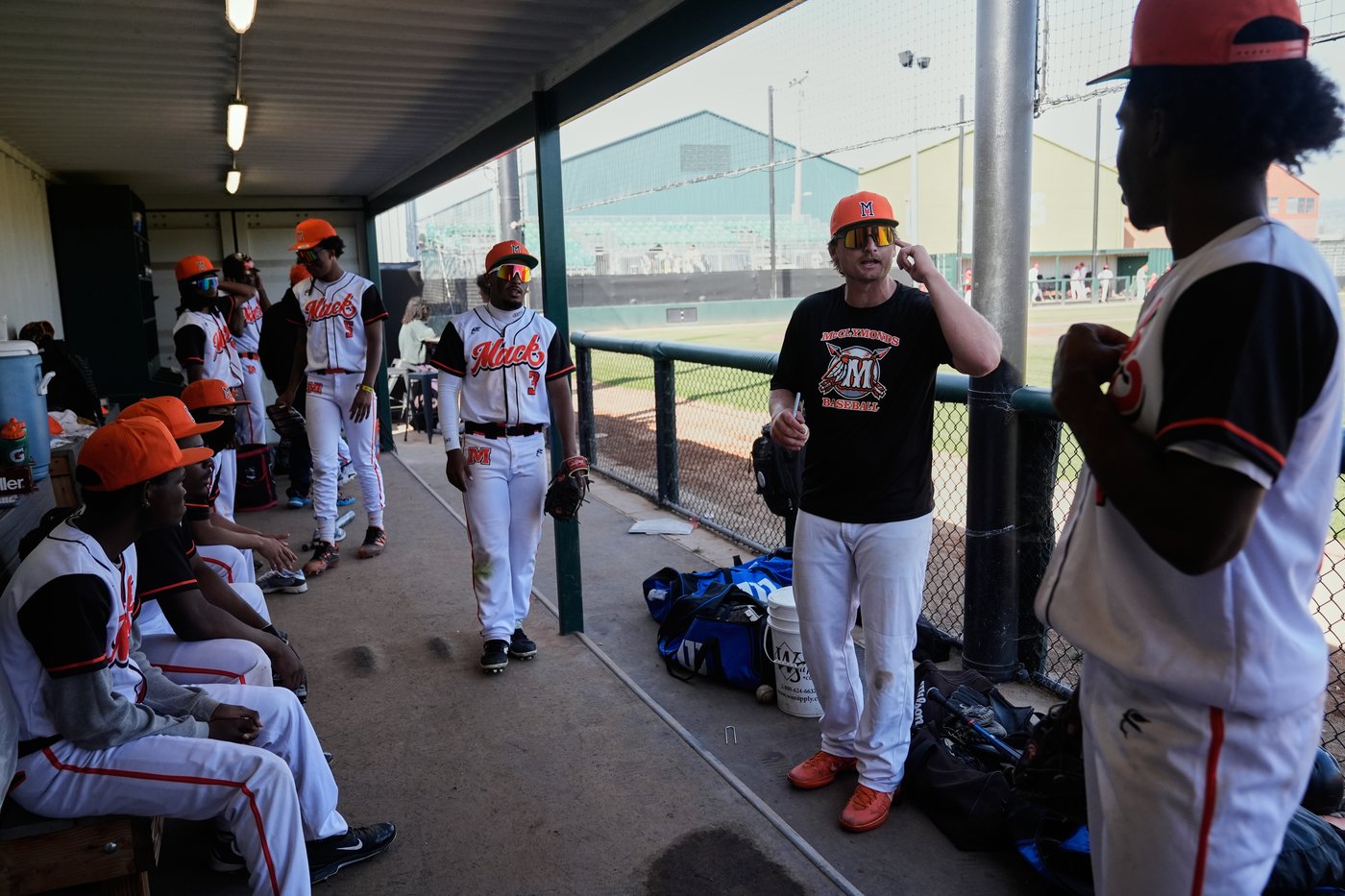The Oakland high school that produced Frank Robinson and others fights to keep baseball alive | iNFOnews.ca