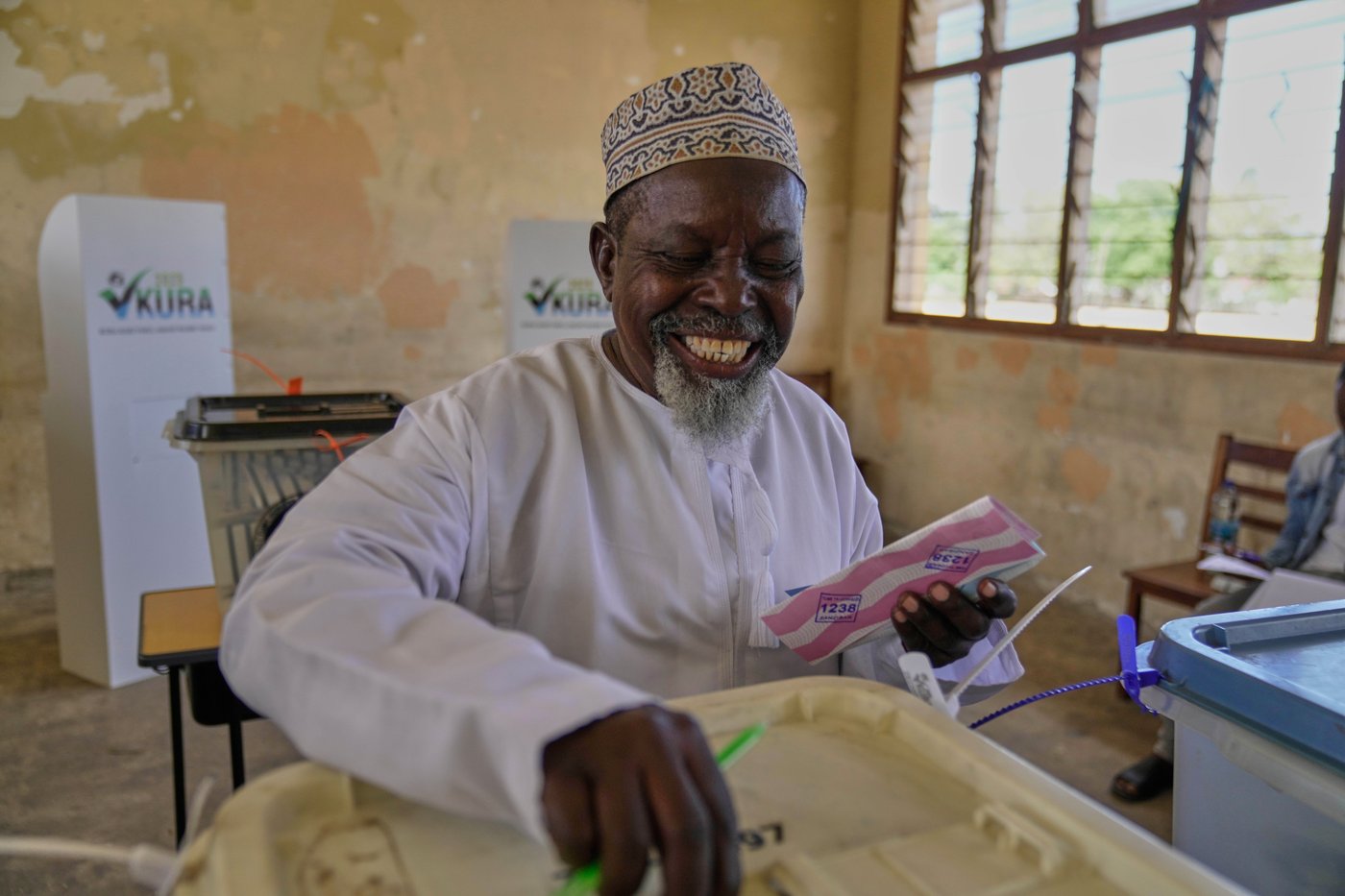 Tanzania deploys the military and imposes a curfew on election day after protests erupt | iNFOnews.ca Tanzania deploys the military and imposes a curfew on election day after protests erupt | iNFOnews.ca