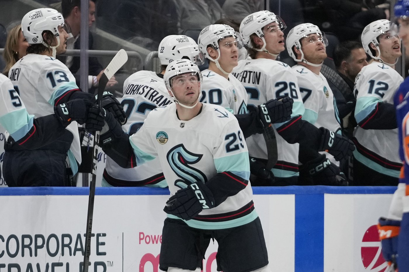 Dunn, Daccord lead Kraken to 5-2 win over Islanders | iNFOnews.ca