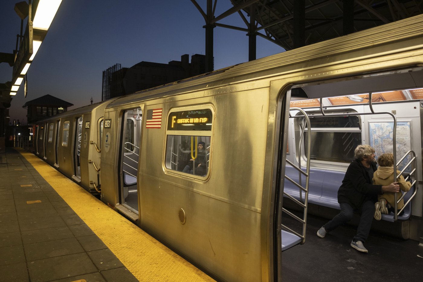 Woman burned to death in New York subway is identified as 57-year-old from New Jersey | iNFOnews.ca