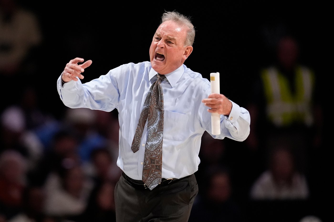 Vic Schaefer calls out his No. 4 Longhorns, saying ‘We have no heart’ | iNFOnews.ca