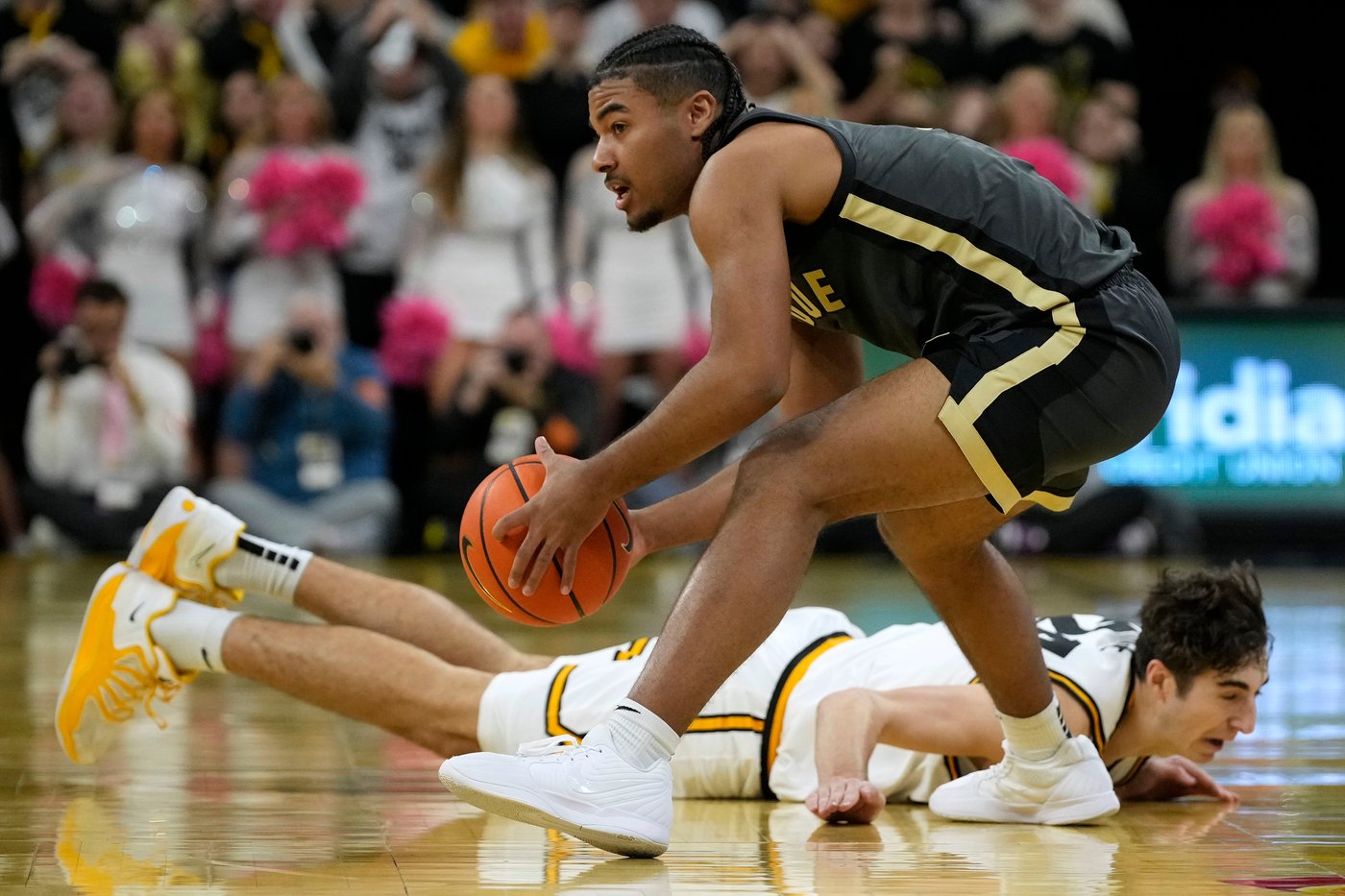 C.J. Cox, Gicarri Harris lead No. 13 Purdue past Iowa, 78-57 | iNFOnews.ca
