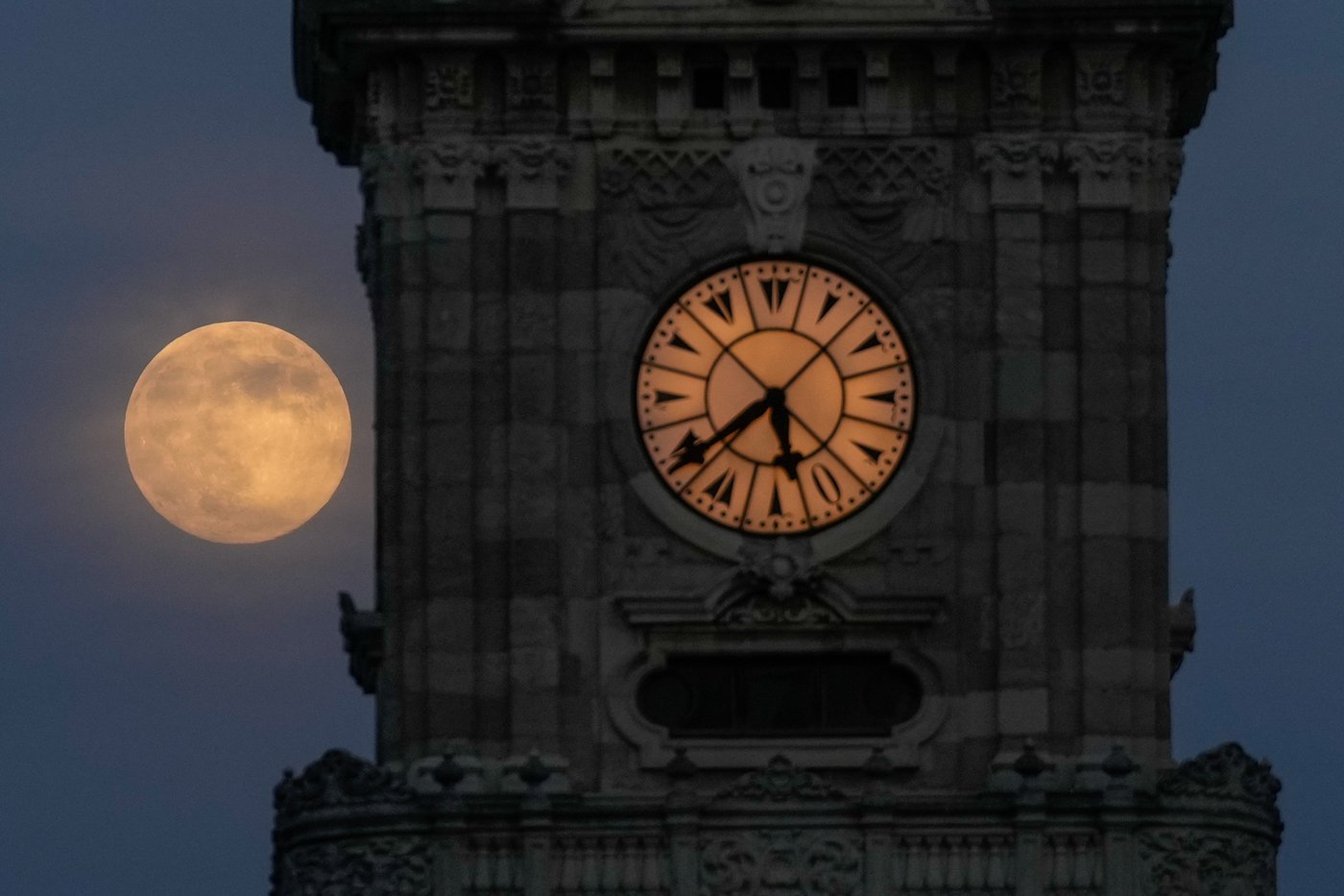 Photos show the last supermoon of the year shining in December skies | iNFOnews.ca