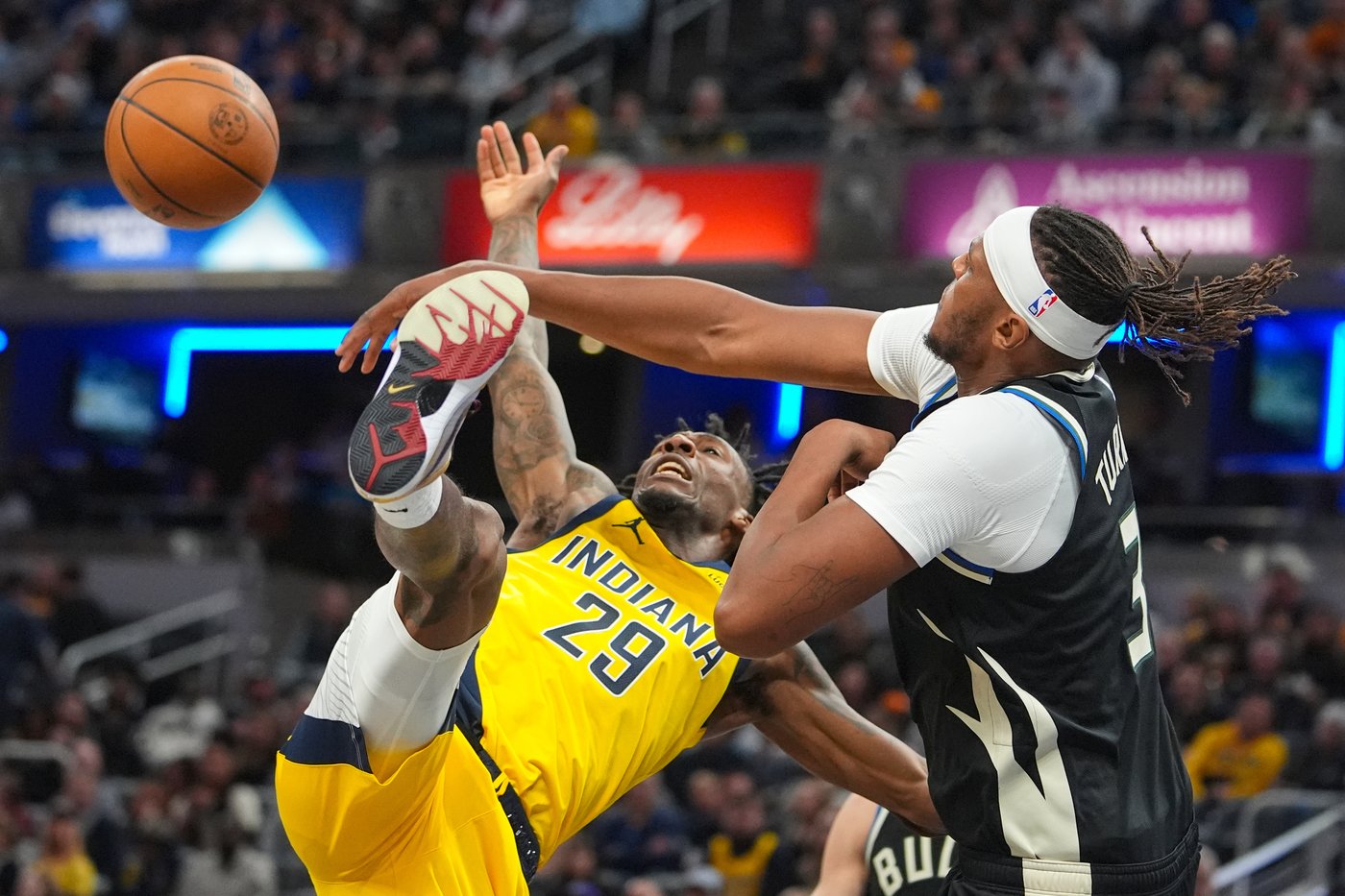 Bucks center Myles Turner returns to Indiana and is booed in his first game against his old team | iNFOnews.ca Bucks center Myles Turner returns to Indiana and is booed in his first game against his old team | iNFOnews.ca
