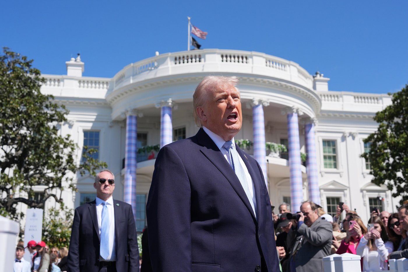 Photos of Trump's Monday, talking Iran at Easter Egg Roll and mimicking a sniper in the press room | iNFOnews.ca