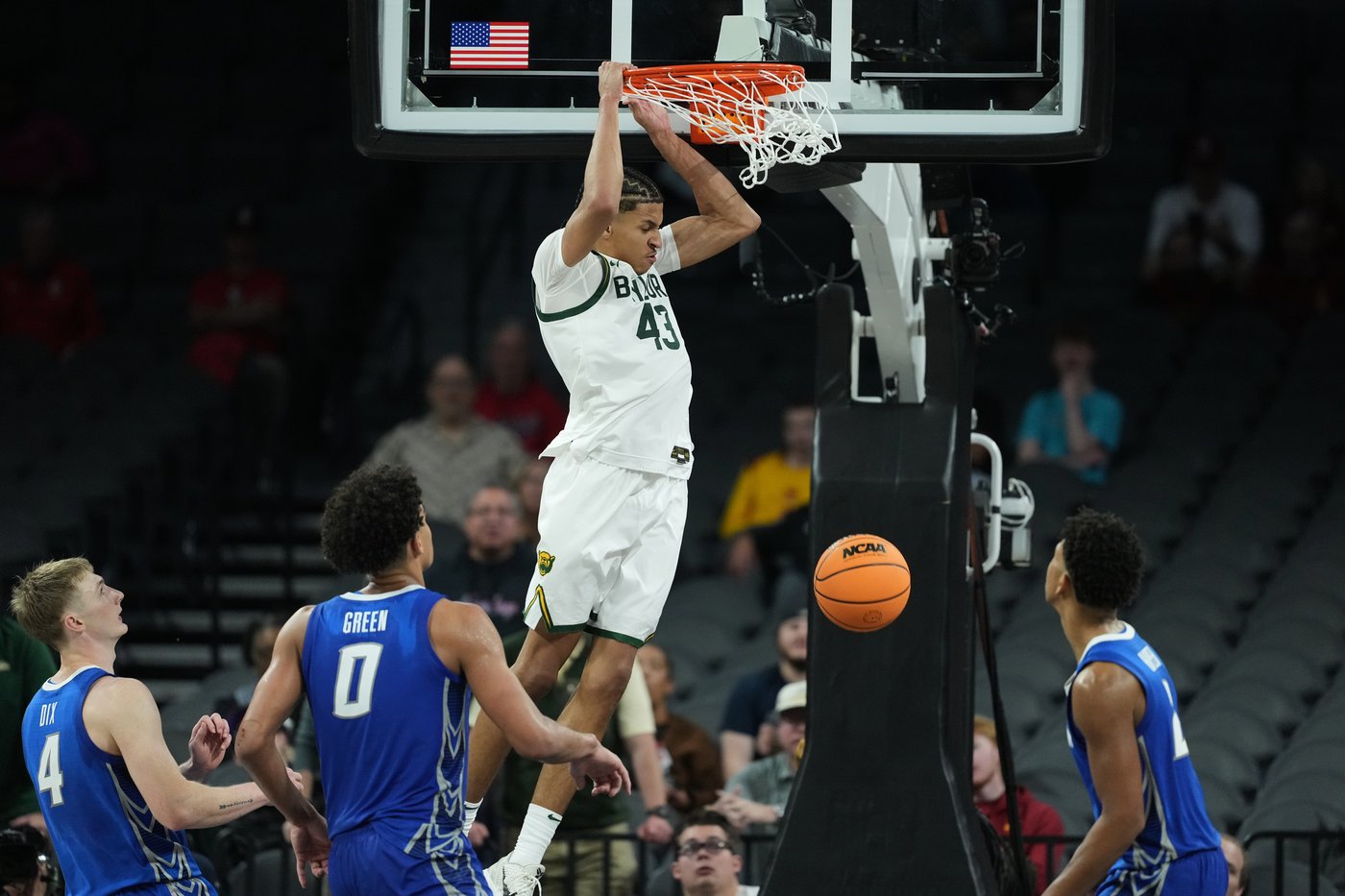 Cameron Carr scores 21 and Baylor holds off Creighton 81-74 in the Players Era Tournament | iNFOnews.ca