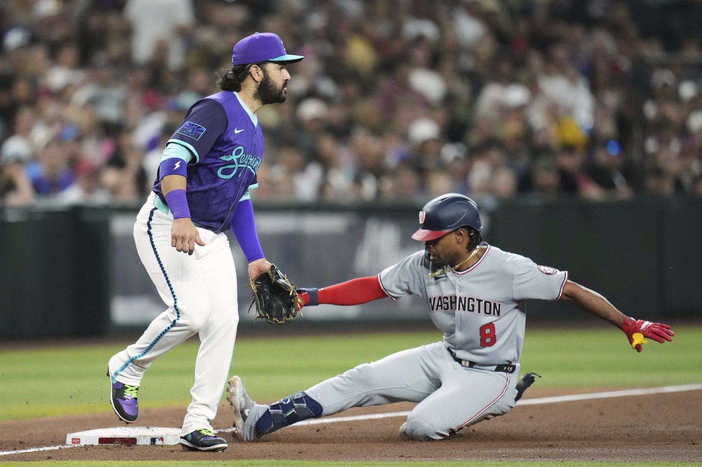 Josh Bell hits 3-run homer, Nationals knock off Diamondbacks 9-7 in series opener | iNFOnews.ca Josh Bell hits 3-run homer, Nationals knock off Diamondbacks 9-7 in series opener | iNFOnews.ca