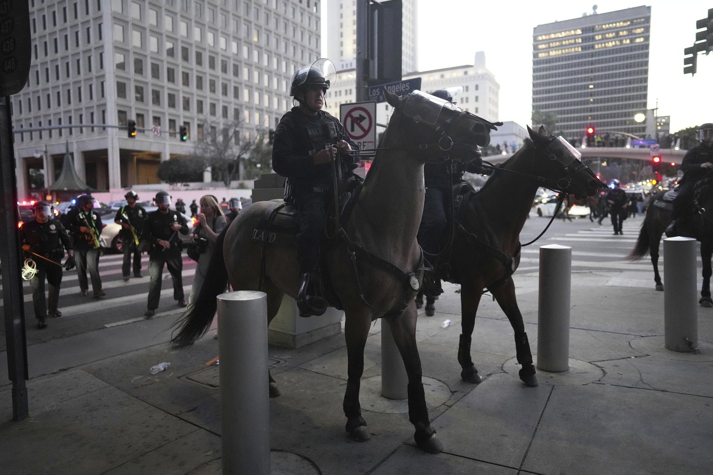 Los Angeles leaders impose curfew as protests against Trump's immigration crackdown continue | iNFOnews.ca Los Angeles leaders impose curfew as protests against Trump's immigration crackdown continue | iNFOnews.ca