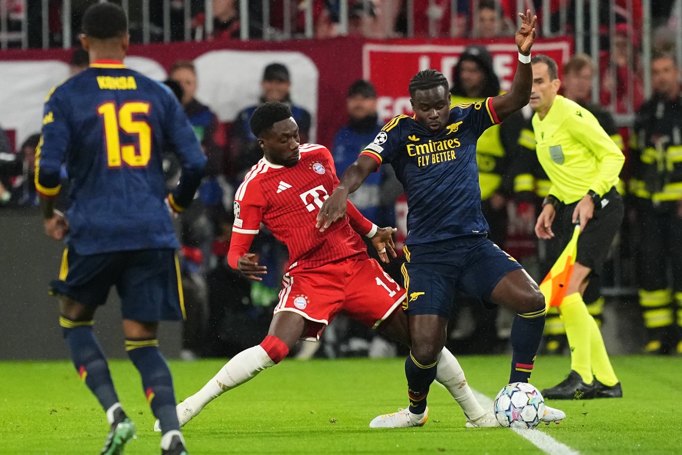 Arsenal forward Bukayo Saka forced off early with leg injury against Bayern Munich | iNFOnews.ca